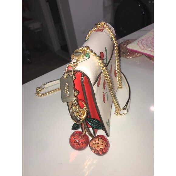 Coach Mini Klare crossbody bag with heart cherry print and keychain - Picture 3 of 11